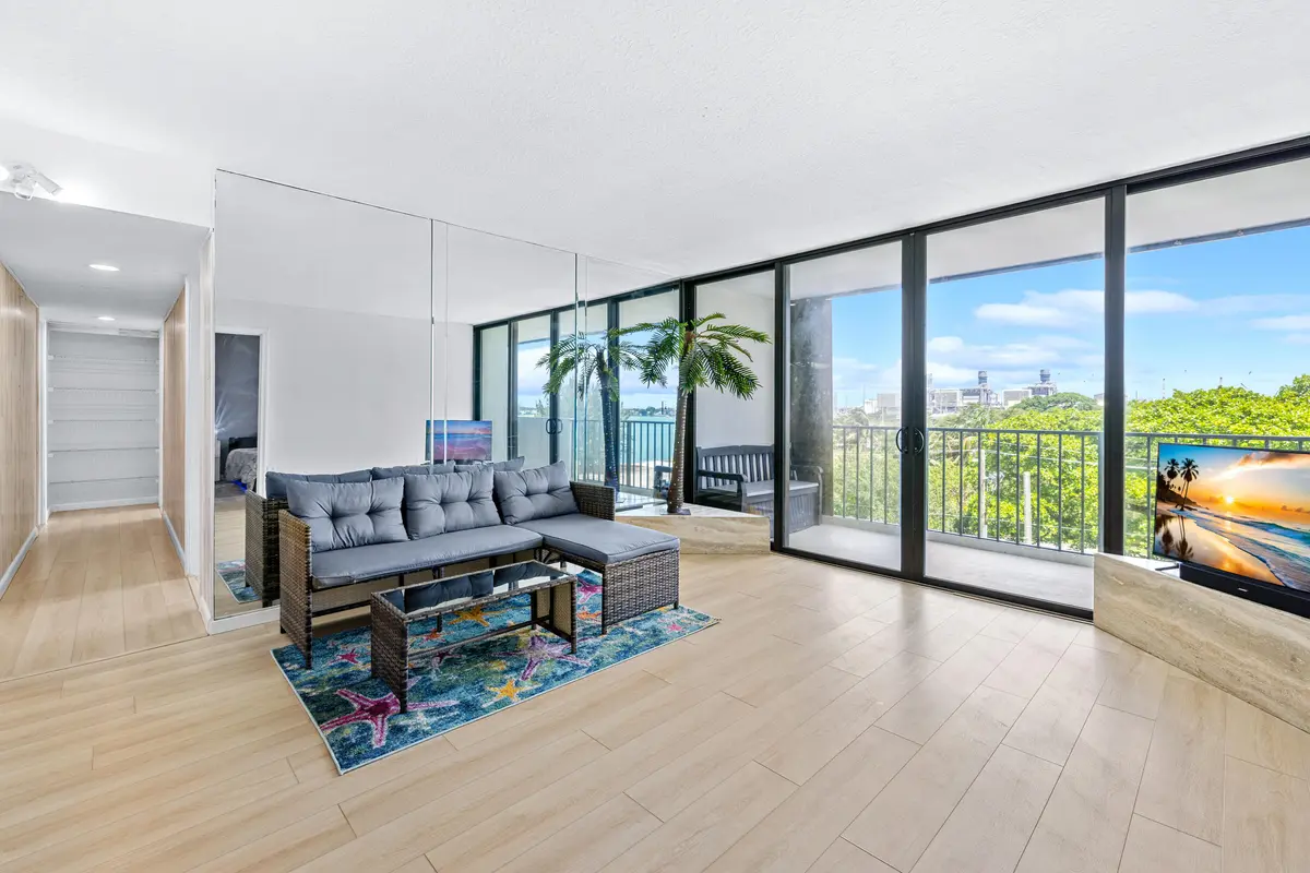 4600 R-9228 at 5600 N Flagler Drive 407, West Palm Beach