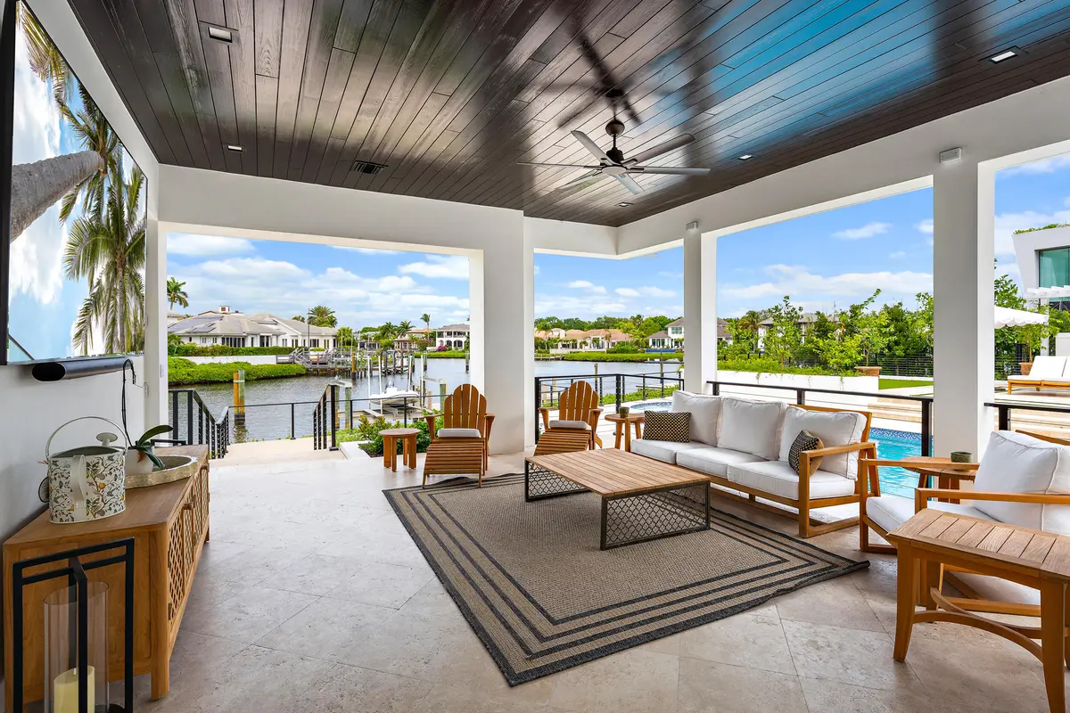 Covered Patio at 386 Eagle Drive, Jupiter