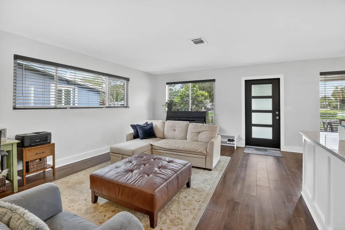 10-web-or-mls-_A7A6474 at 4219 W Park Road, Hollywood