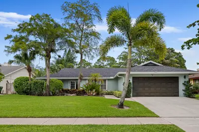 756 Juniper Place, Wellington – Single Family Residence for rent