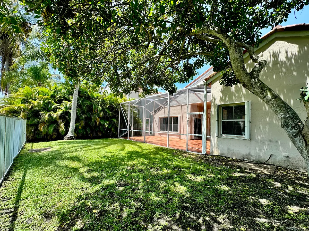 IMG_E8310 at 386 Carrington Drive, Weston