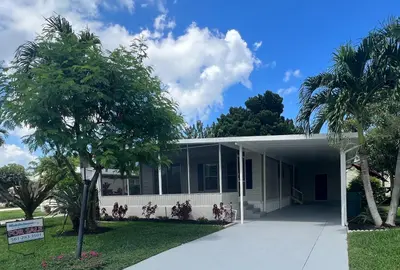 4310 Viola Drive 812, Greenacres – Mobile Home for sale