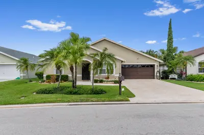 1163 Peninsula Way, Greenacres – Single Family Residence for sale