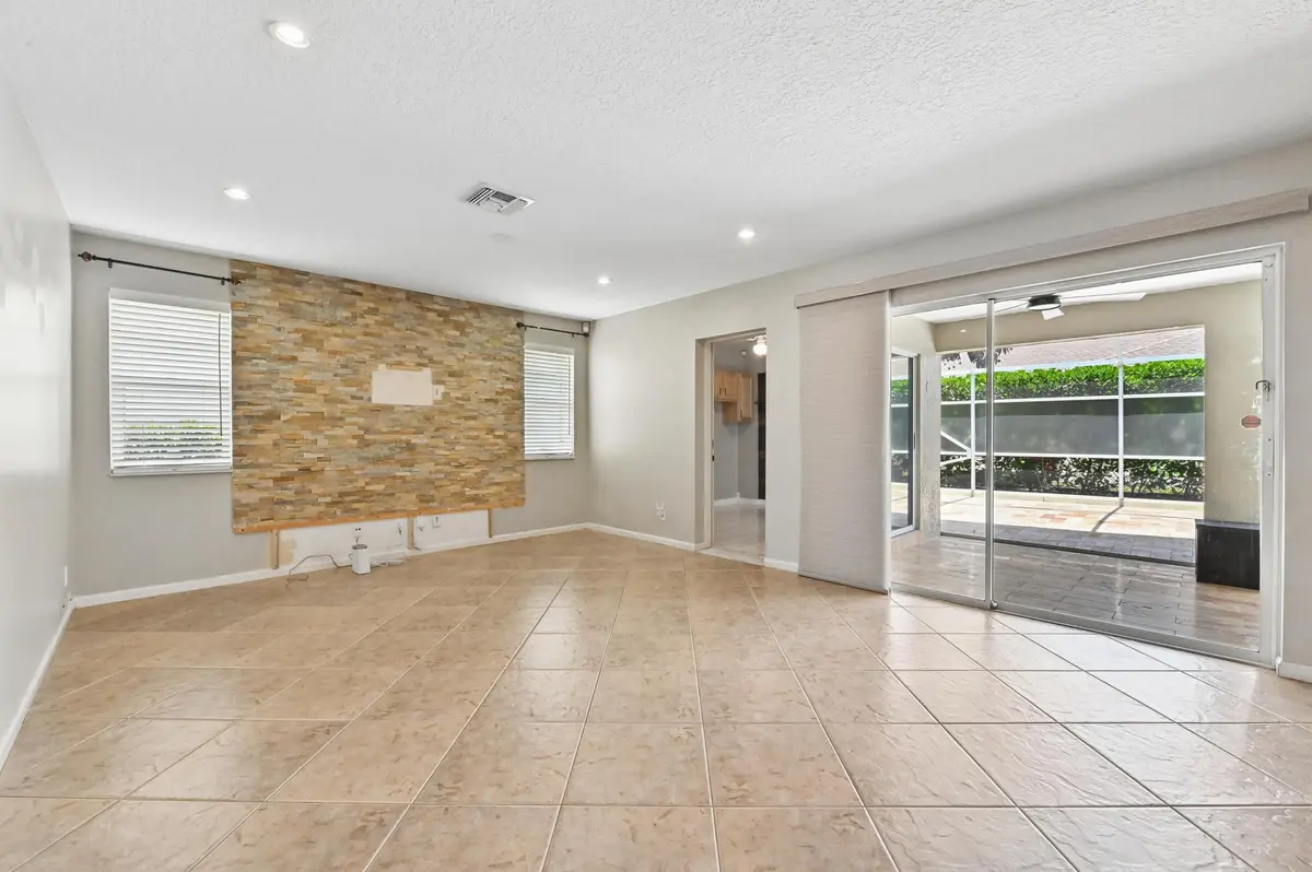 09 Dining area 02 at 1163 Peninsula Way, Greenacres