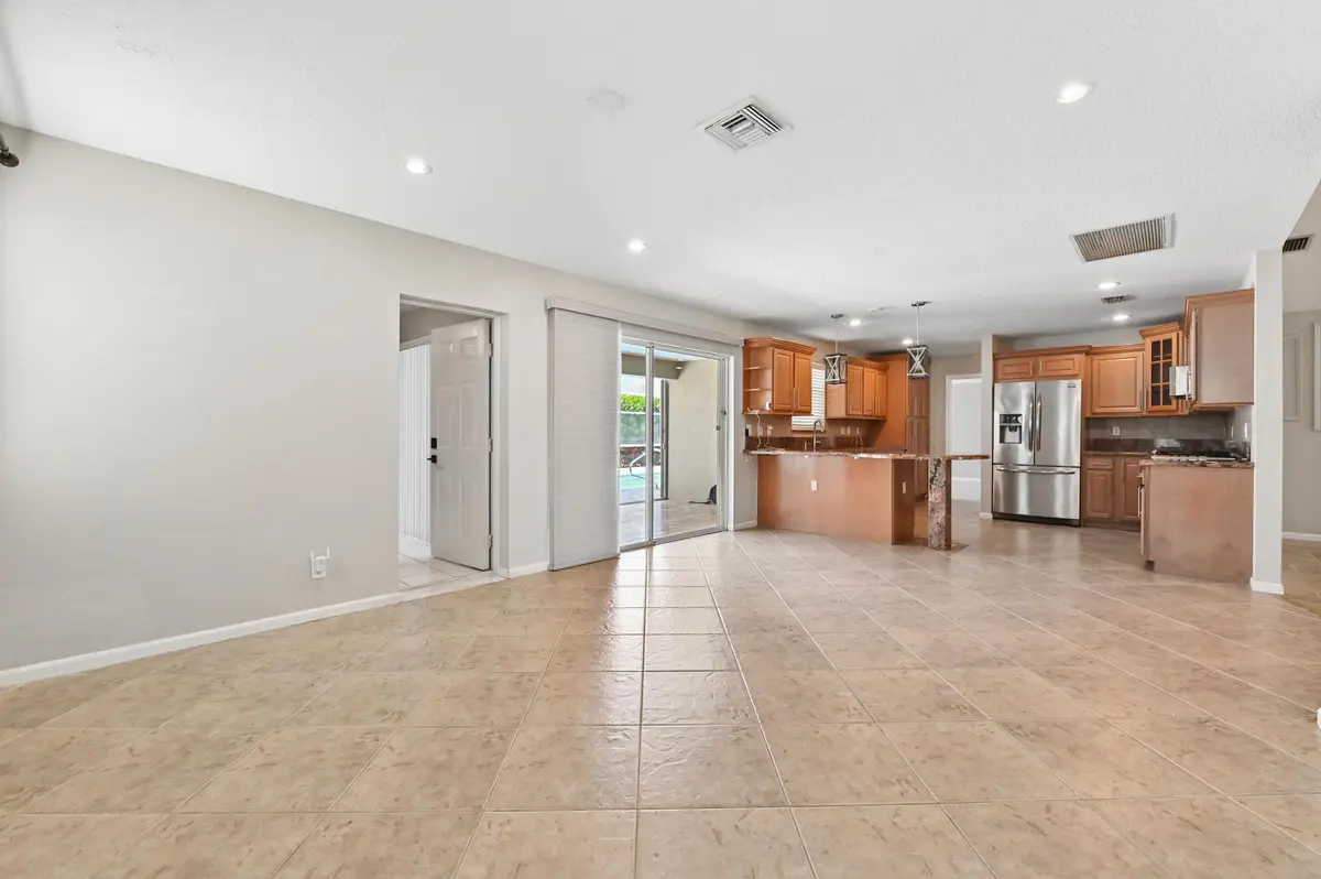 10 Dining area 03 at 1163 Peninsula Way, Greenacres