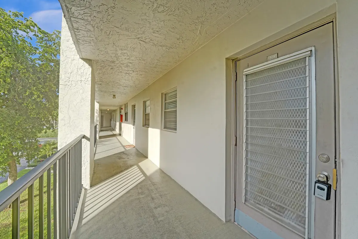 DSC09787 at 9470 Poinciana Place 308, Davie