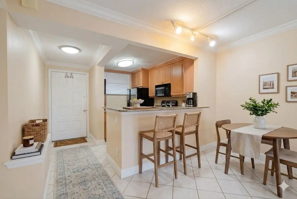 0663b4bc-4337-4e77-bfa5-bbf7fb87c233 at 109 Lake Emerald Drive APT 104, Oakland Park