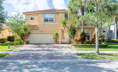 19364 S Whitewater Avenue, Weston – Single Family Residence for rent