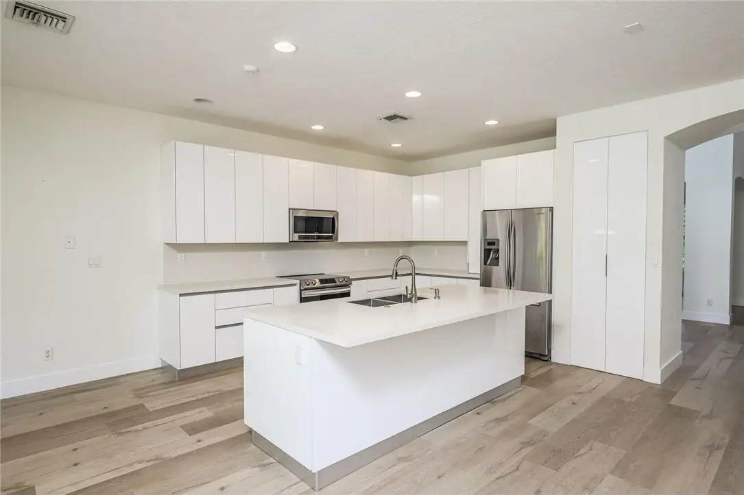 Photo 8 at 19364 S Whitewater Avenue, Weston