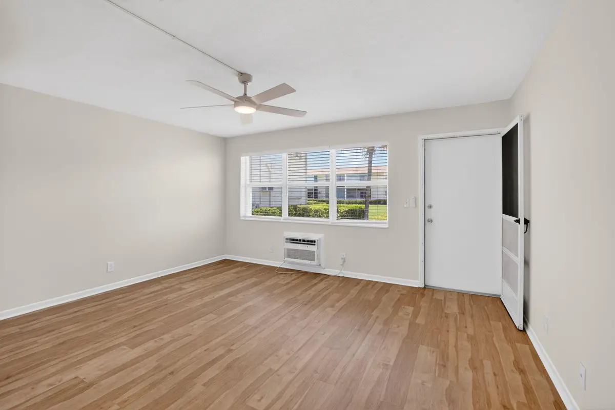 6-web-or-mls-DSC_6780 at 660 Horizon 107, Boynton Beach