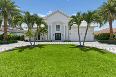 11938 N Lake Drive, Boynton Beach – Single Family Residence for sale