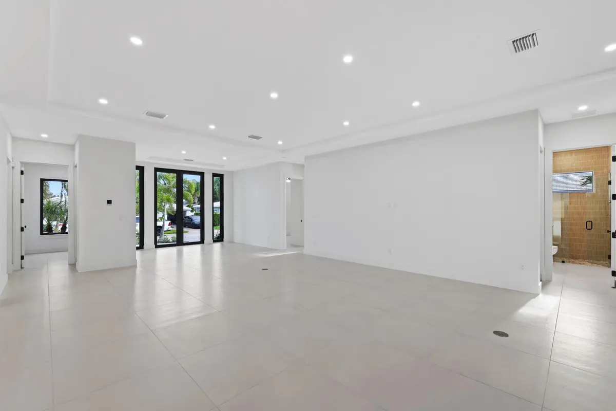 325 Cascade Lane - 13.jpg-SMALL at 325 Cascade Lane, Palm Beach Shores
