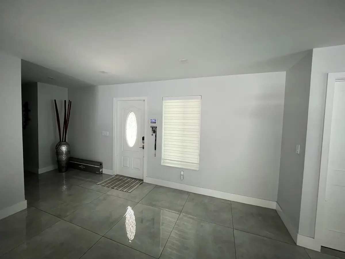 entrance at 6800 SW 7th Place, North Lauderdale