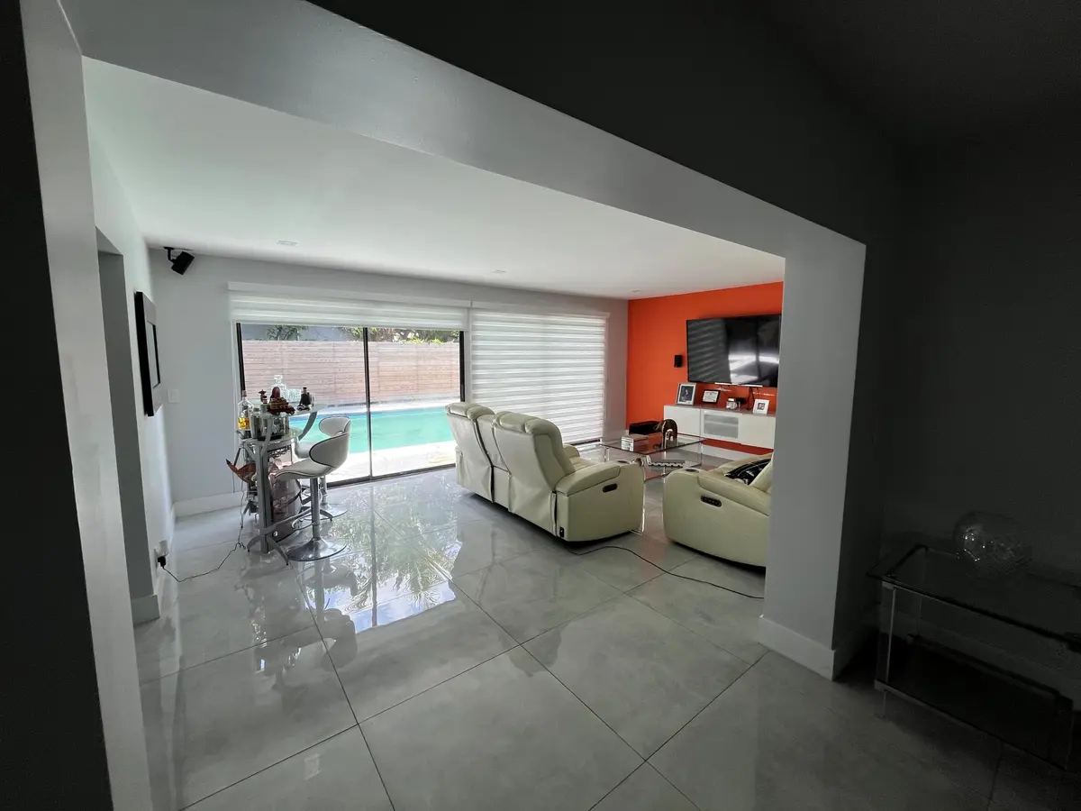 foto TV at 6800 SW 7th Place, North Lauderdale