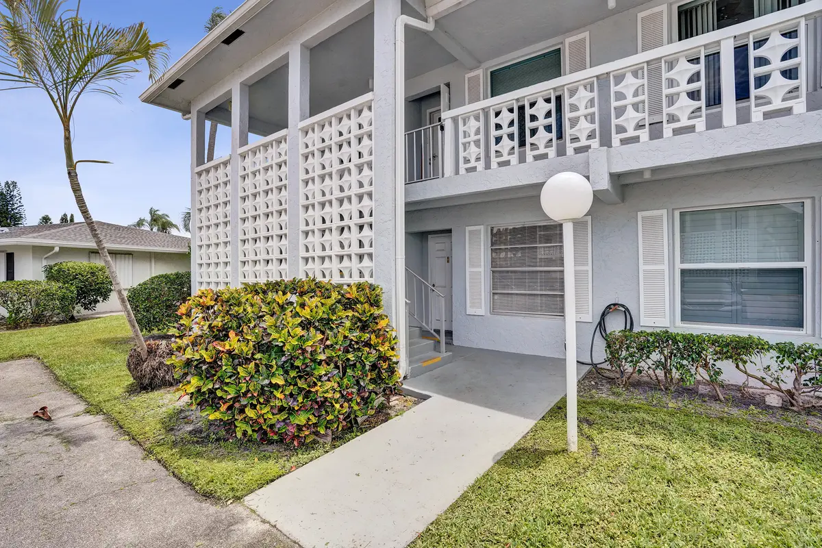 First floor corner at 2820 SW 13th Street 101, Delray Beach