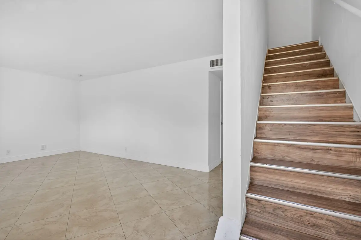 8-web-or-mls-5646-7684 at 5646 Blueberry Court 23, Lauderhill