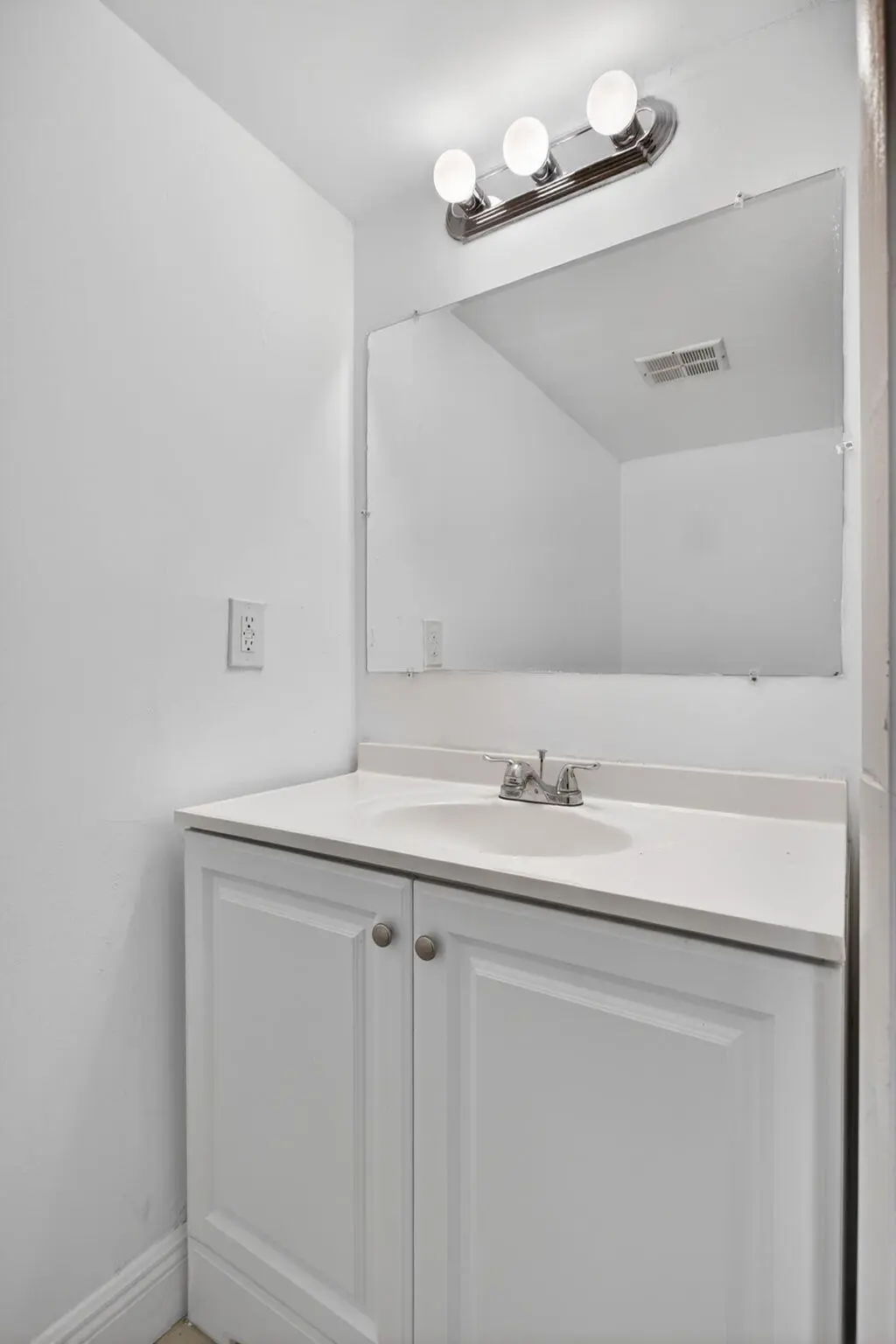 10-web-or-mls-5646-7695 at 5646 Blueberry Court 23, Lauderhill