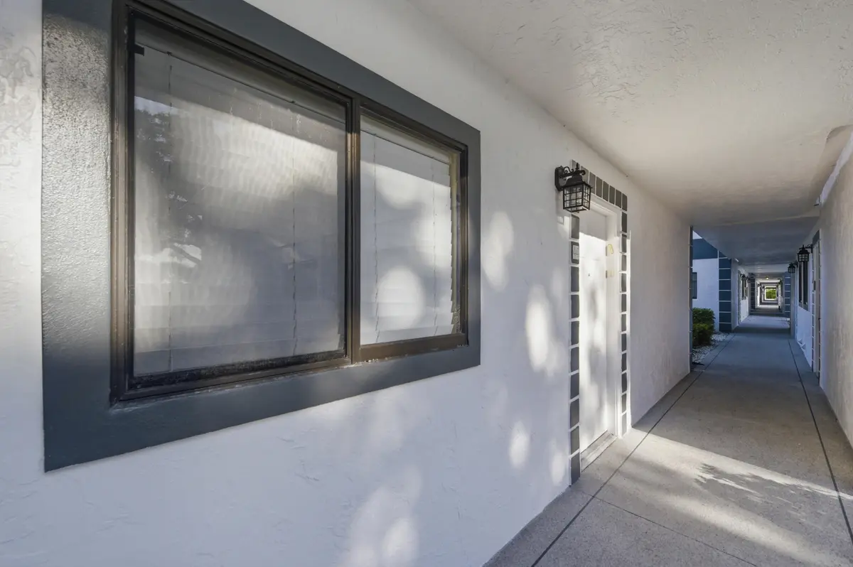 3__d4s8796 at 15301 Pembridge Avenue 44, Delray Beach