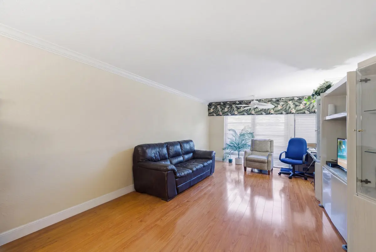 7__d4s8736 at 15301 Pembridge Avenue 44, Delray Beach