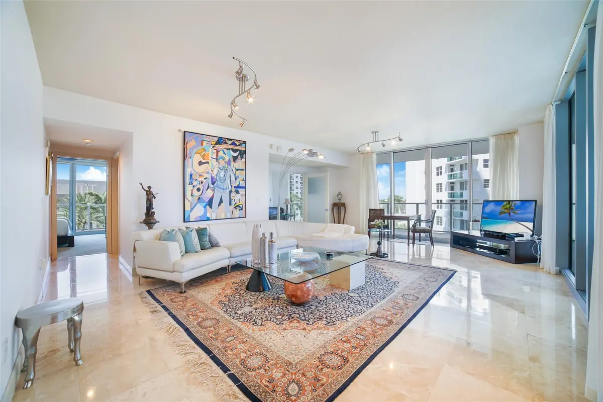Living Room at 3101 S Ocean Drive 401, Hollywood