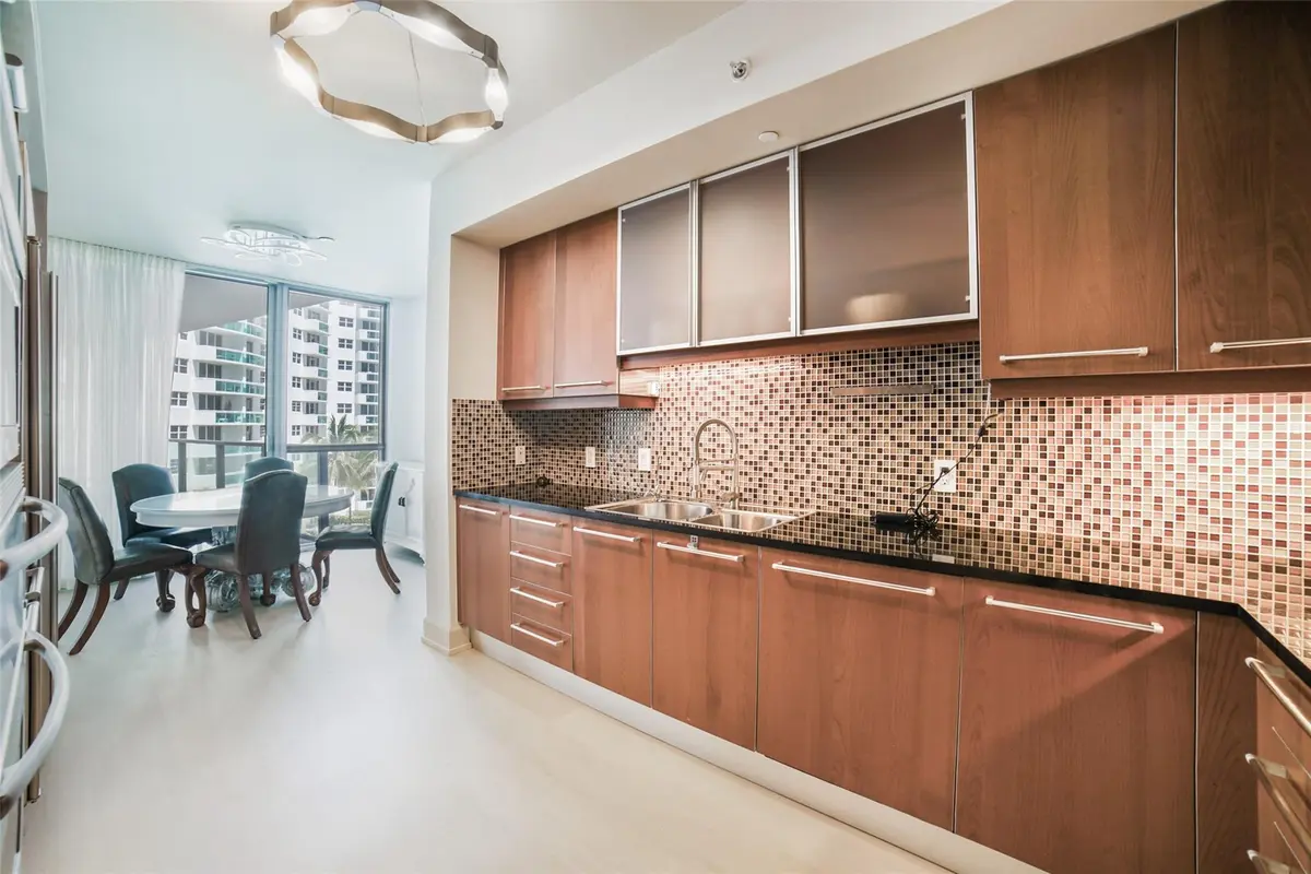 Photo 5 at 3101 S Ocean Drive 401, Hollywood