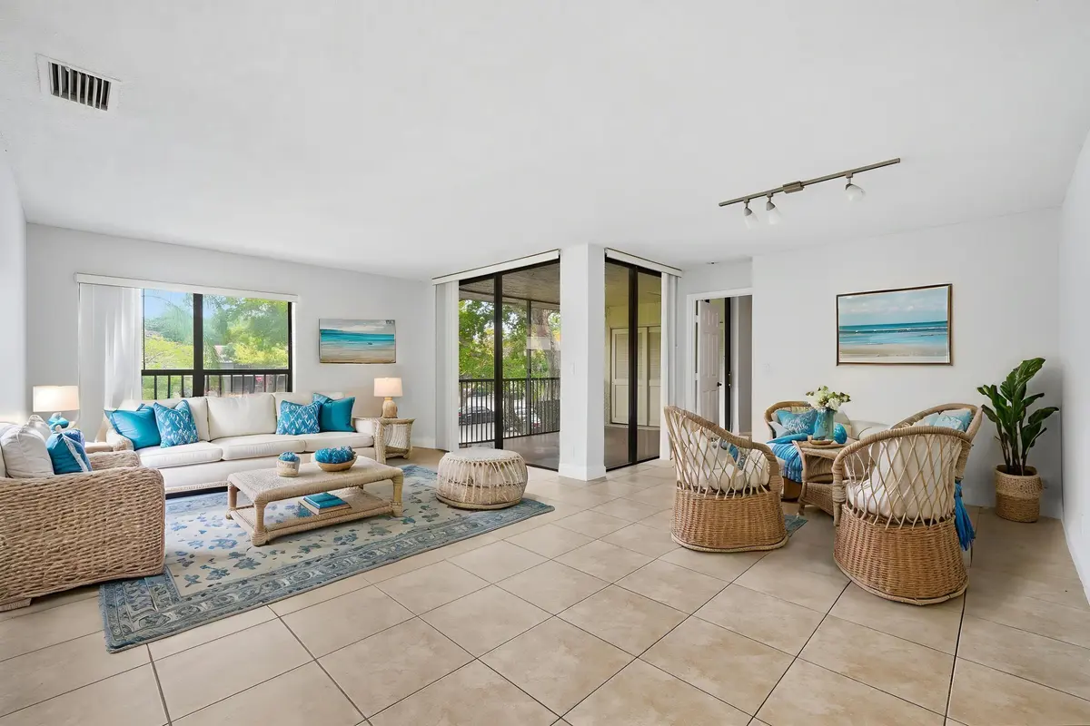 virtually staged at 2486 NW 49th Terrace 762, Coconut Creek