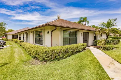 1607 Laurel Leaf Lane B, Fort Pierce – Villa for sale