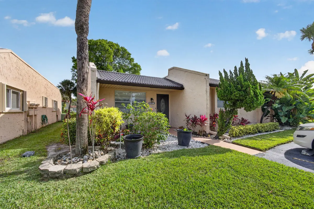 2-web-or-mls-5D1A7466 at 127 Lake Gloria Drive, West Palm Beach