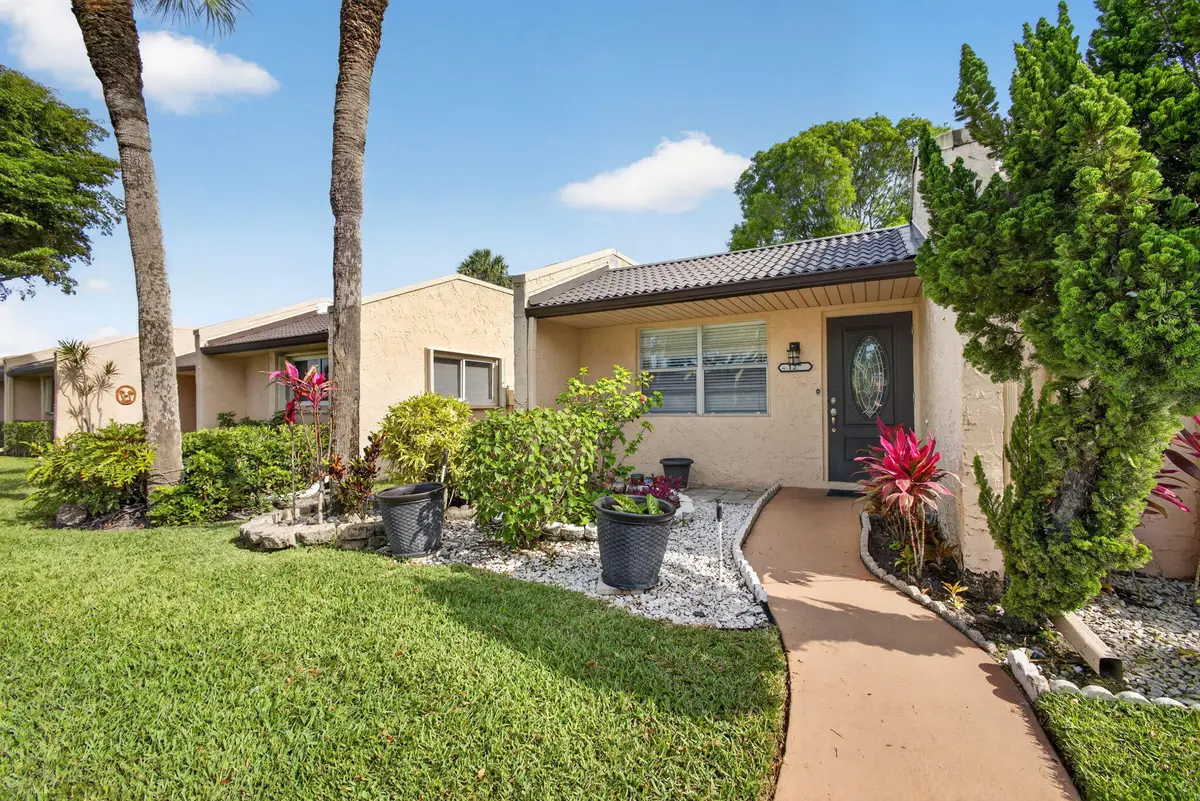 4-web-or-mls-5D1A7476 at 127 Lake Gloria Drive, West Palm Beach