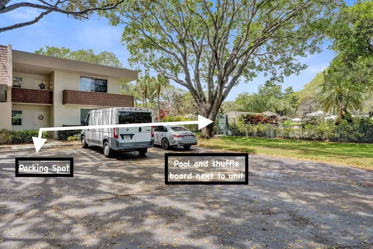 Proximity photo at 3621 Oaks Clubhouse Drive 101, Pompano Beach