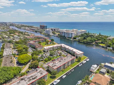 3050 NE 48th Court 305, Lighthouse Point – Condominium for sale
