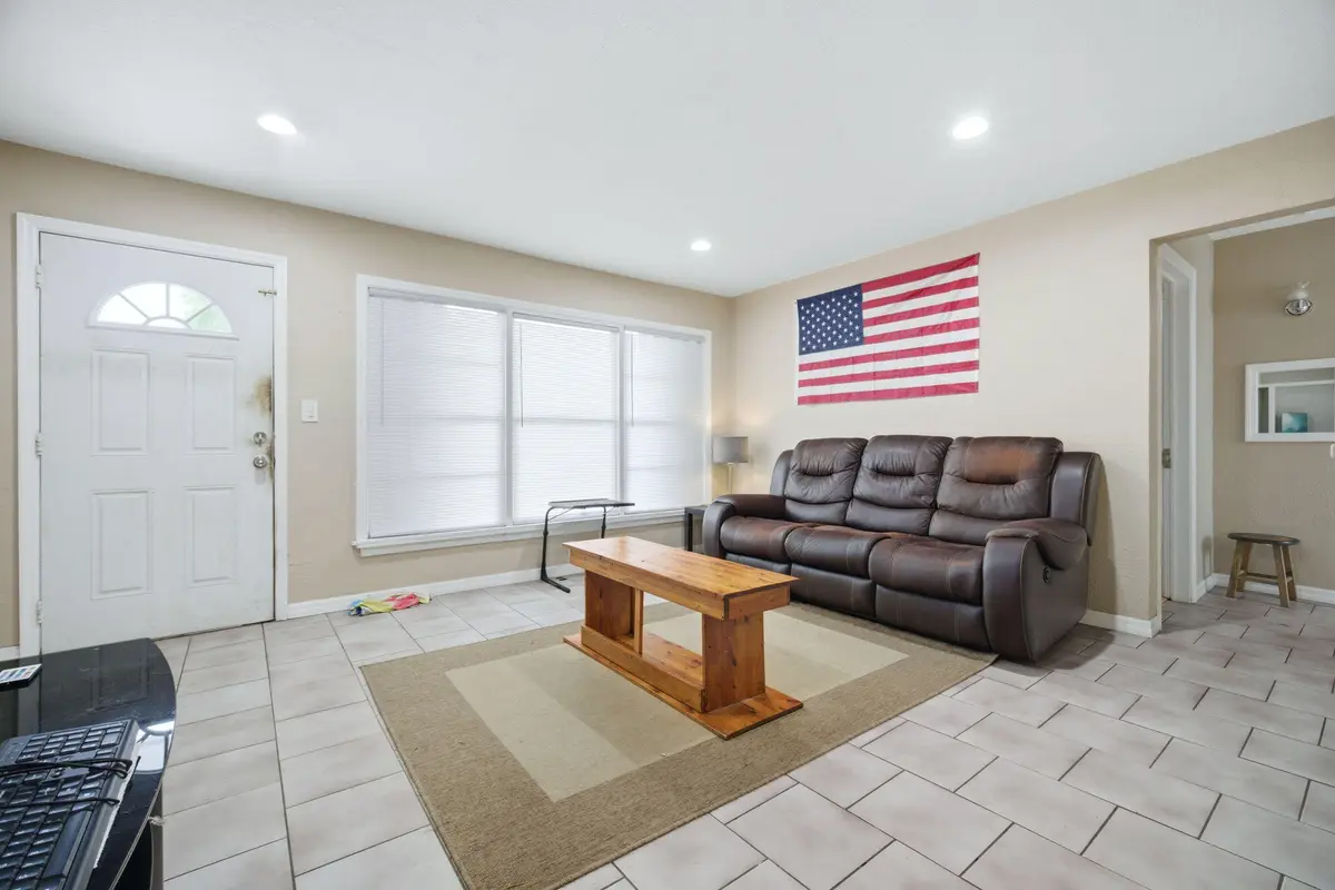 4-web-or-mls-IMG_6550 at 2120 Taylor Street, Hollywood