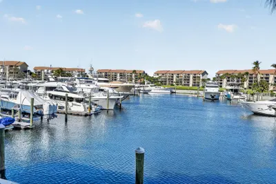 2401 Marina Isle Way #206, Jupiter – Condominium for sale