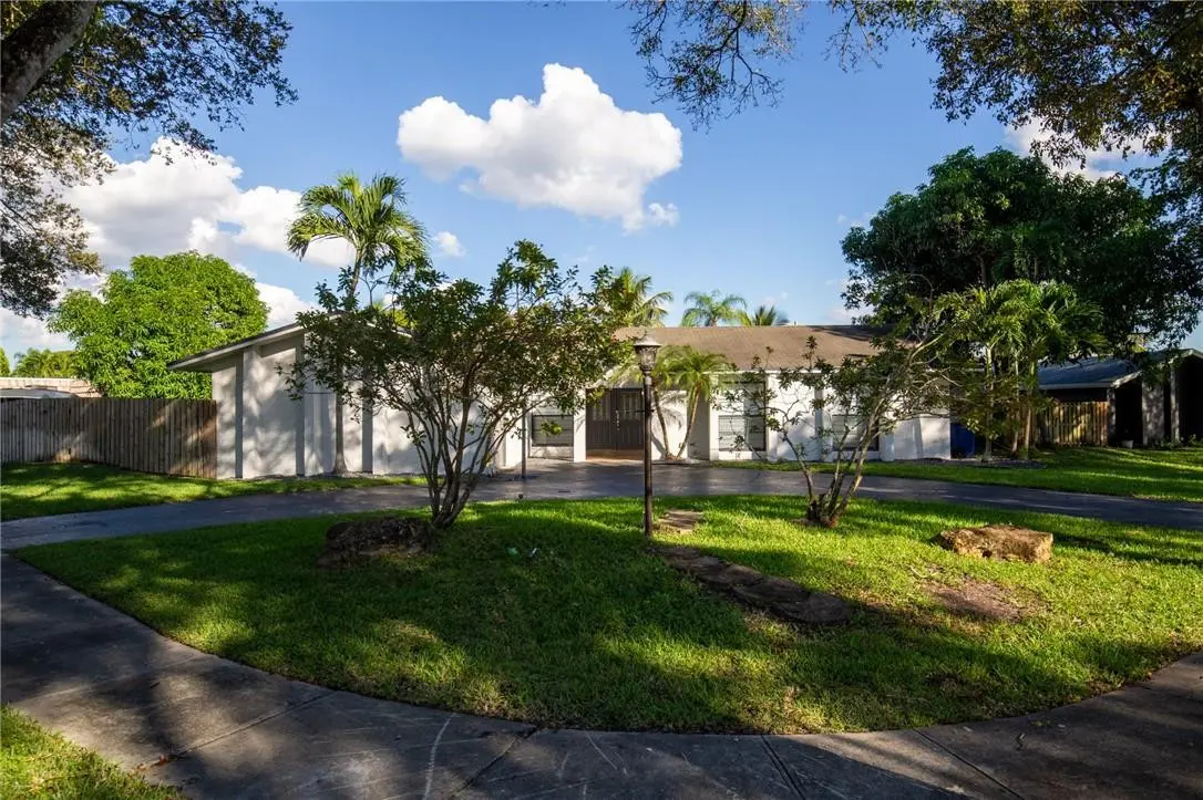 Photo 2 at 5100 SW 104th Avenue, Cooper City
