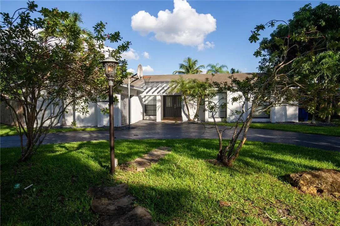 Photo 4 at 5100 SW 104th Avenue, Cooper City