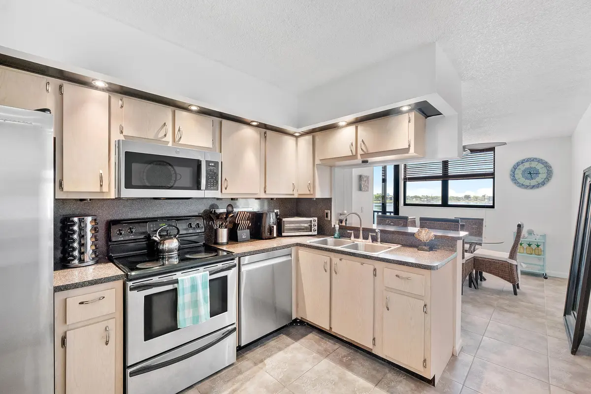 106 Lake Emerald Dr u308_010 at 106 Lake Emerald Drive 308, Oakland Park