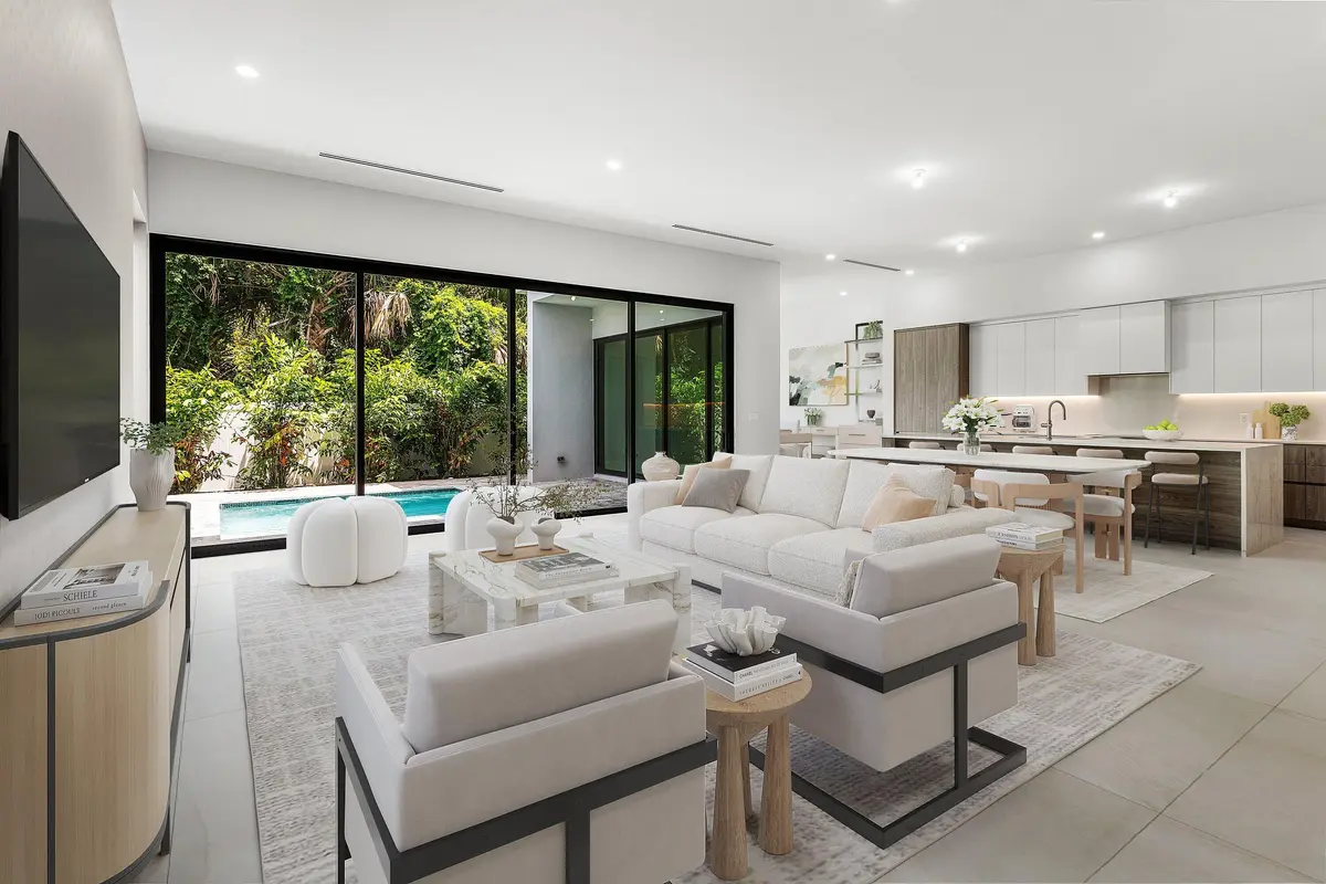 043-207 at 207 SE 5th Street, Delray Beach