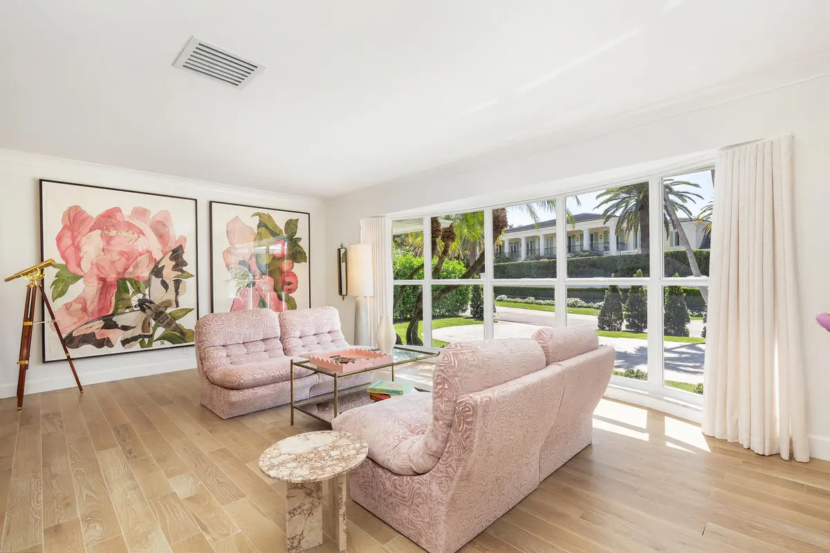 low-5 at 1465 N Lake Way, Palm Beach