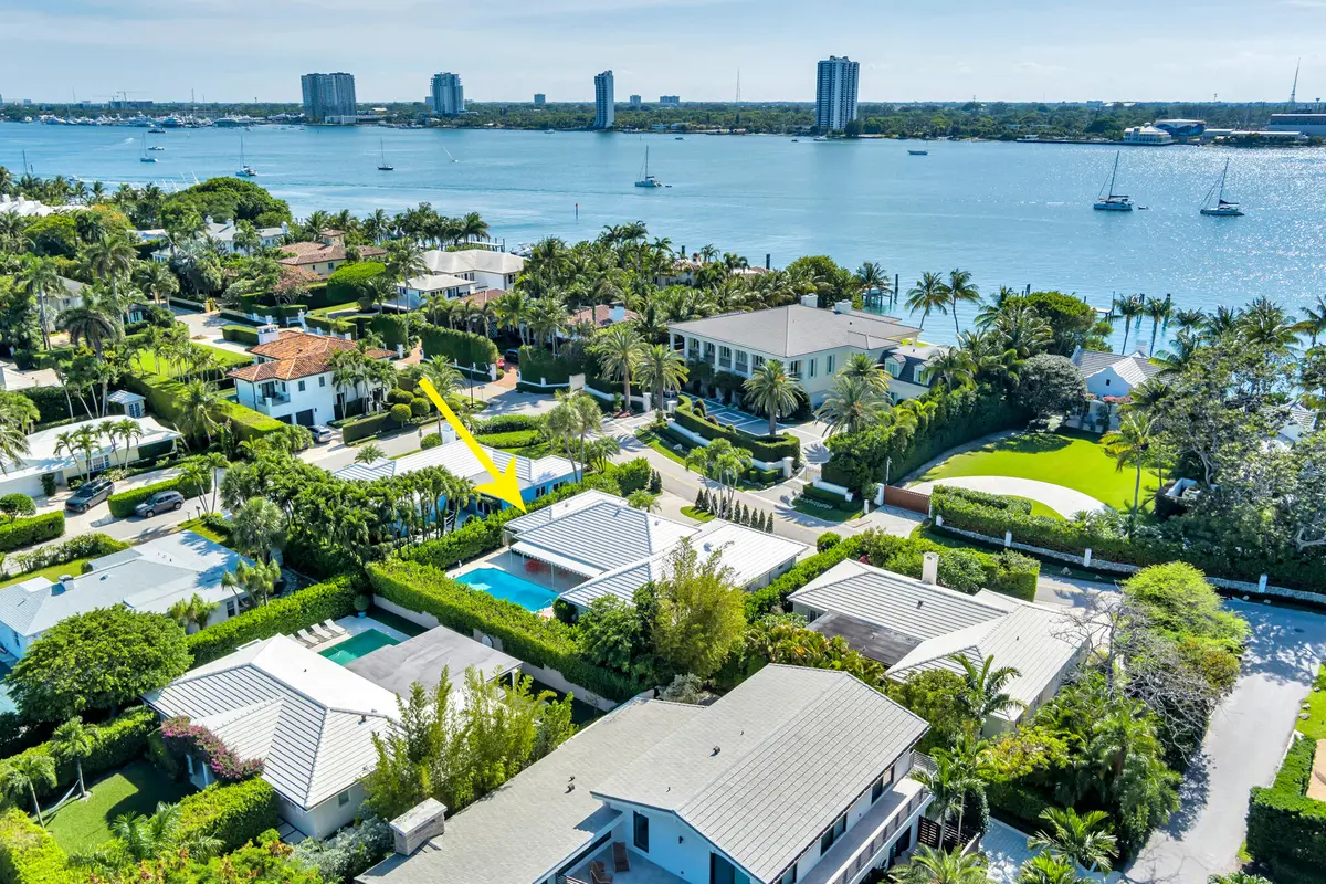low-35 at 1465 N Lake Way, Palm Beach