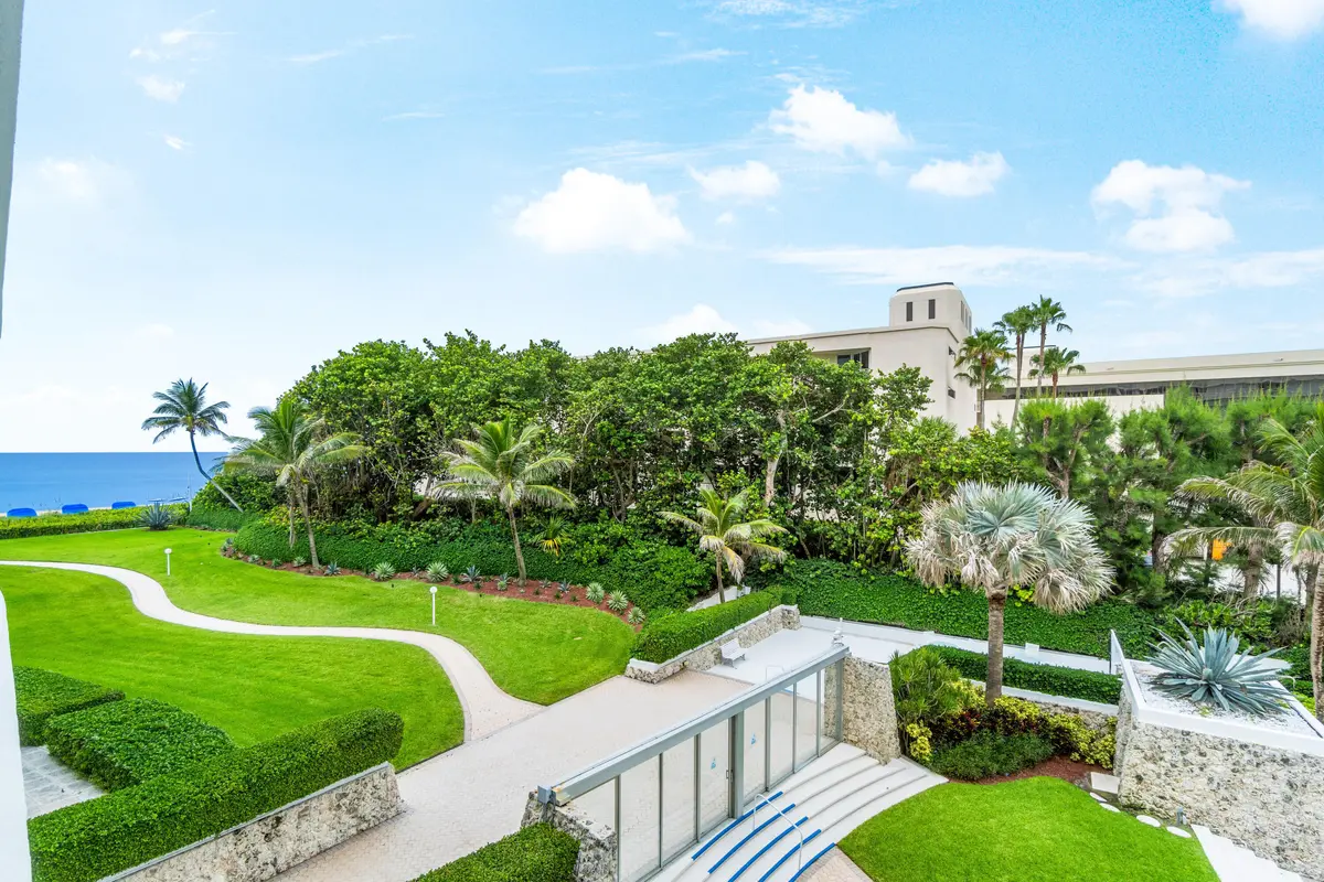 view at 2780 S Ocean Boulevard 306, Palm Beach