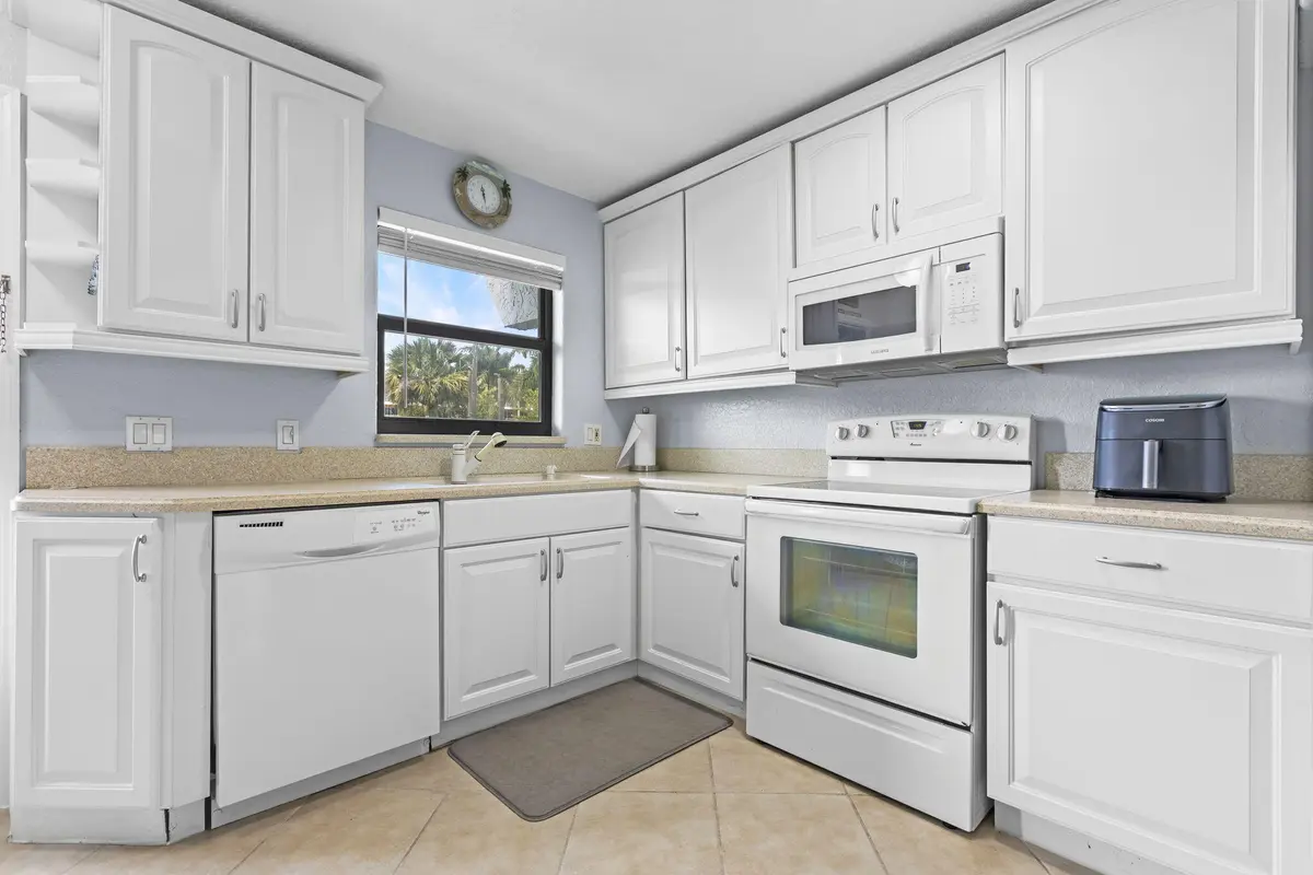7-web-or-mls-_V7A8733Topaz at 1300 Seaway Drive B7, Fort Pierce