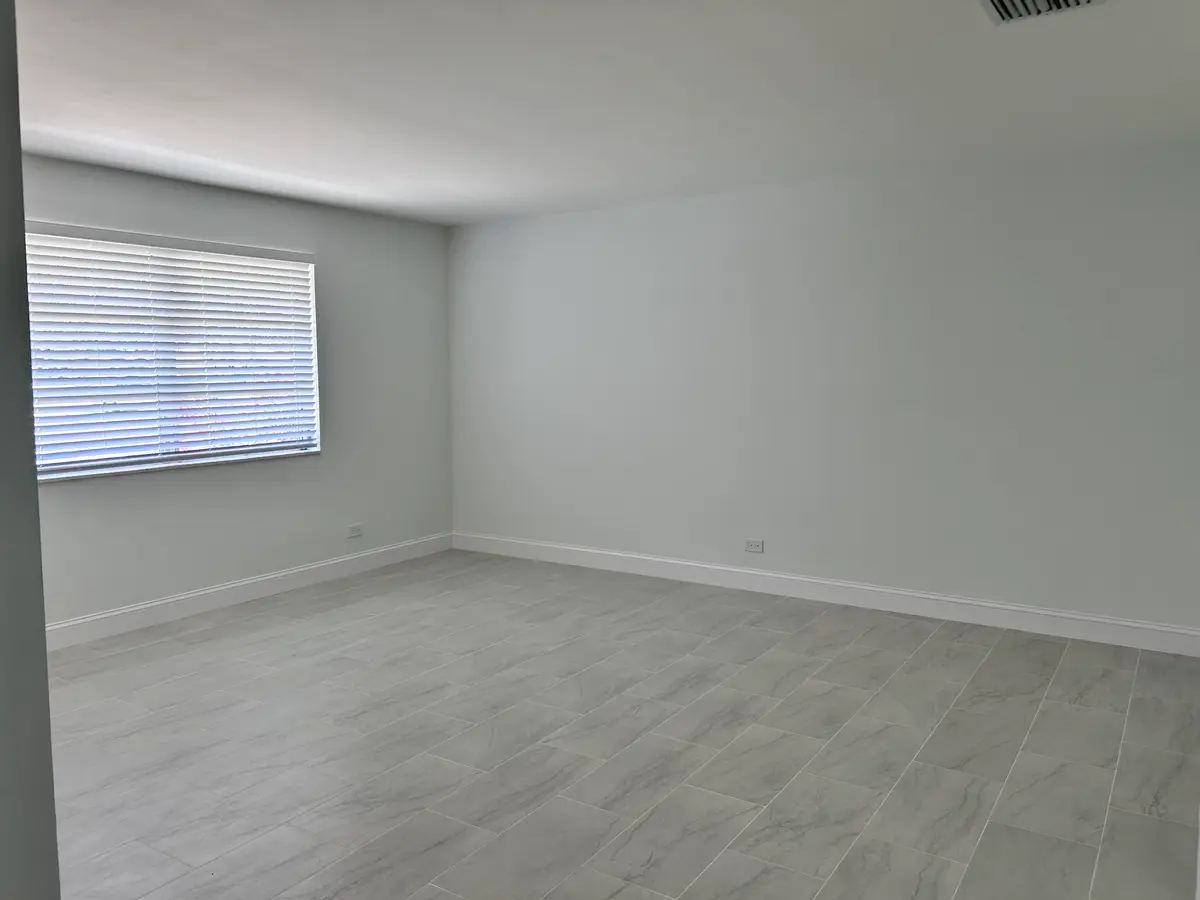 Bed 2 unit 2 at 630 Prosperity Farms Road 2, North Palm Beach
