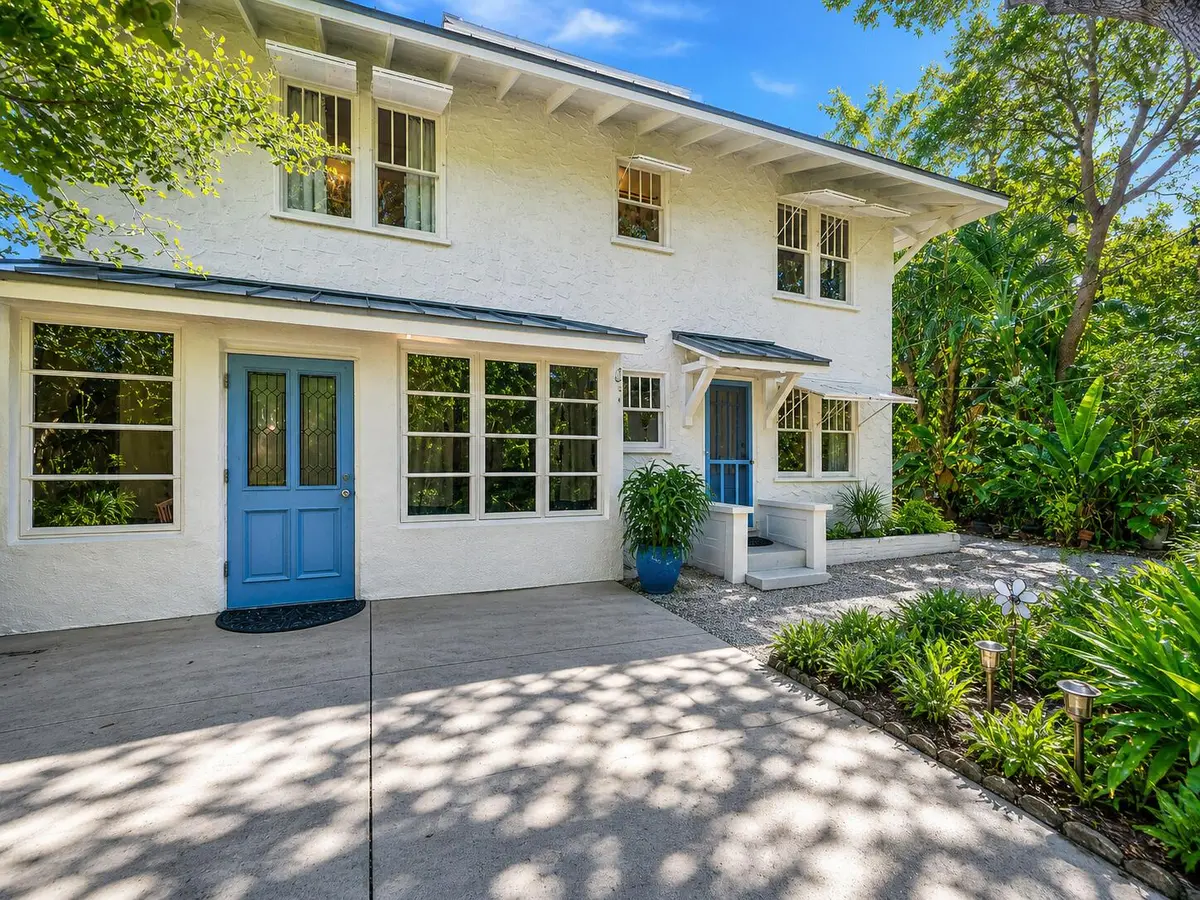 Front view at 706 N Palmway, Lake Worth Beach