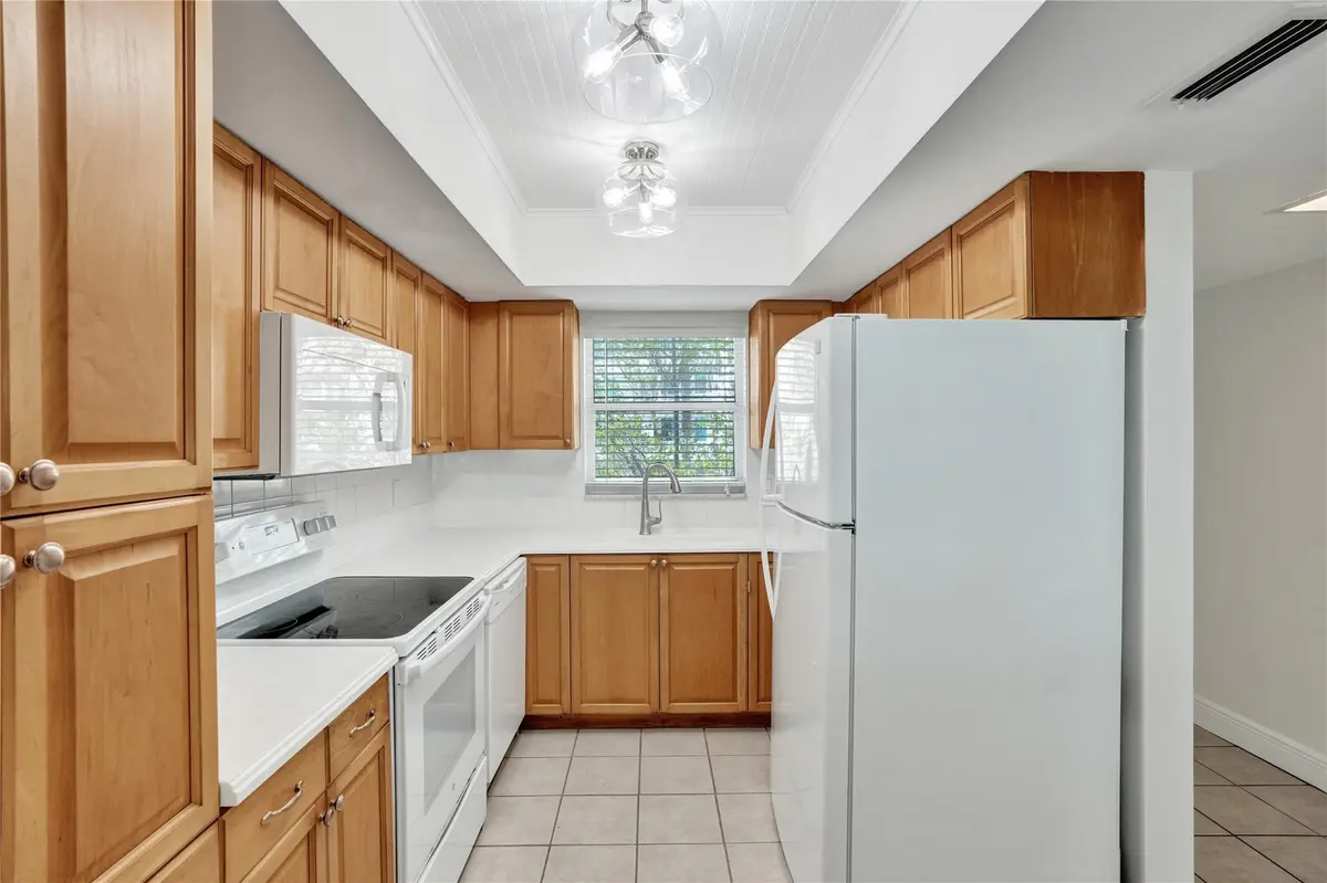 Photo 8 at 1750 S Ocean Boulevard 306e, Lauderdale-By-The-Sea