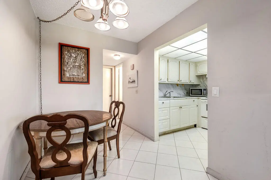 301PrestonH-4 at 301 Preston H 301, Boca Raton
