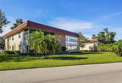 21 Pine Arbor Lane 104, Vero Beach – sold