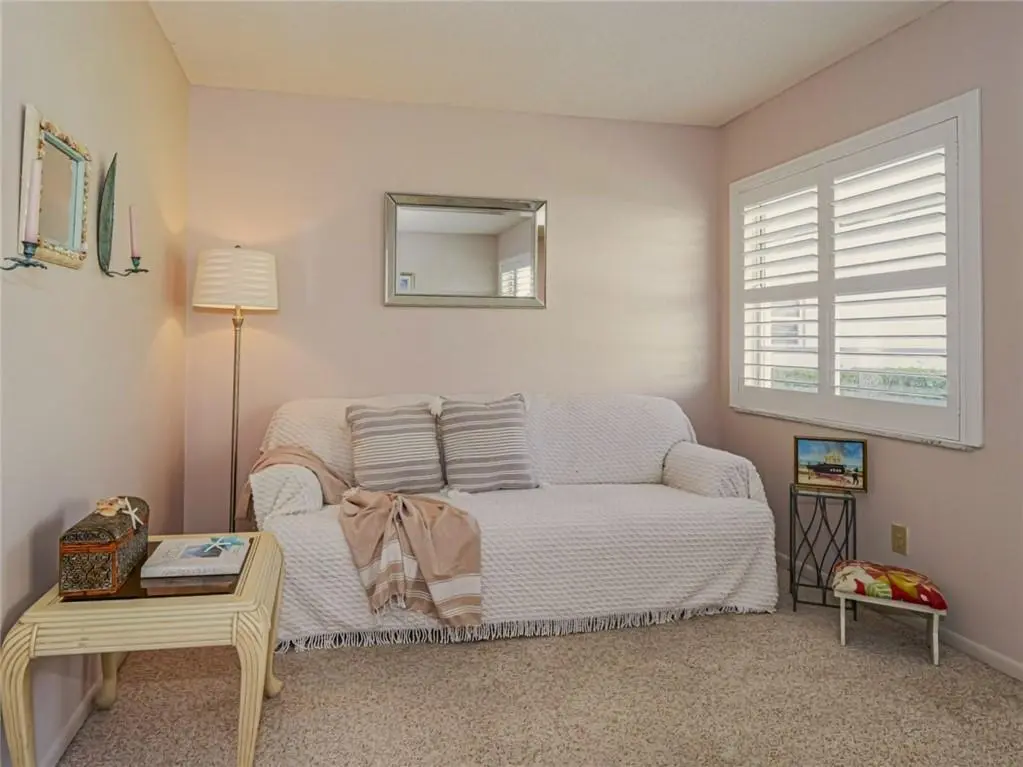 21 pine arbor 104 5 at 21 Pine Arbor Lane 104, Vero Beach