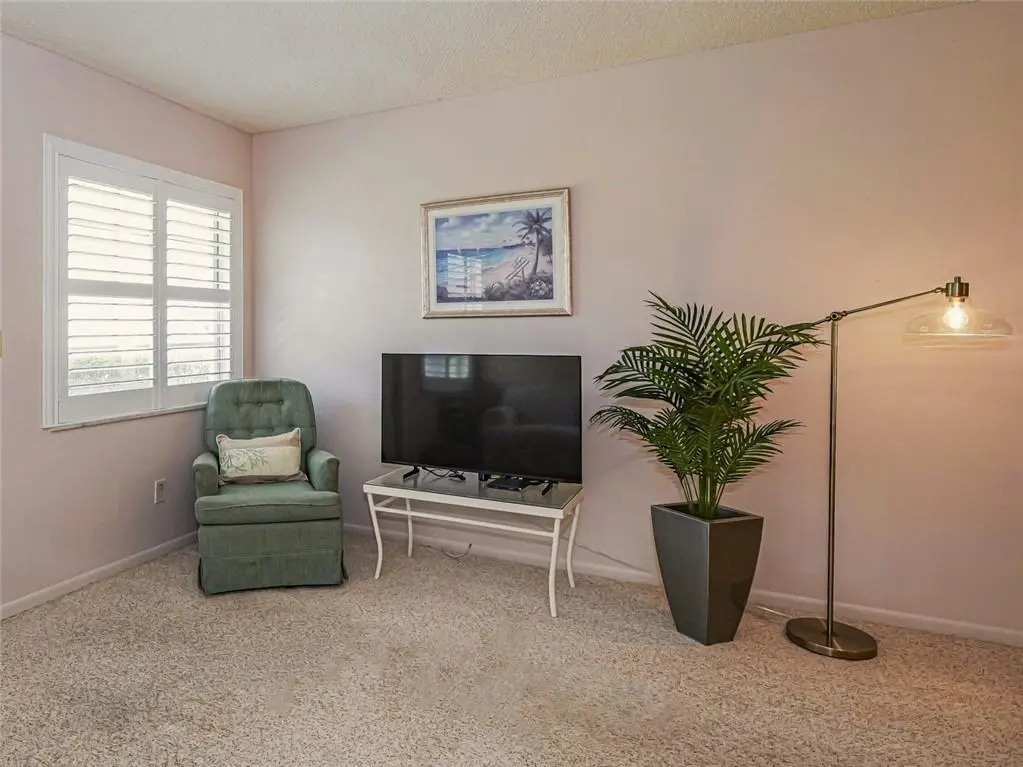 21 pine arbor 104 6 at 21 Pine Arbor Lane 104, Vero Beach