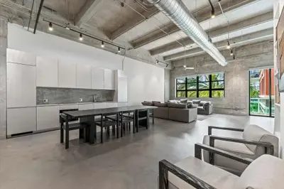 1749 NE Miami Court 316, Miami – sold