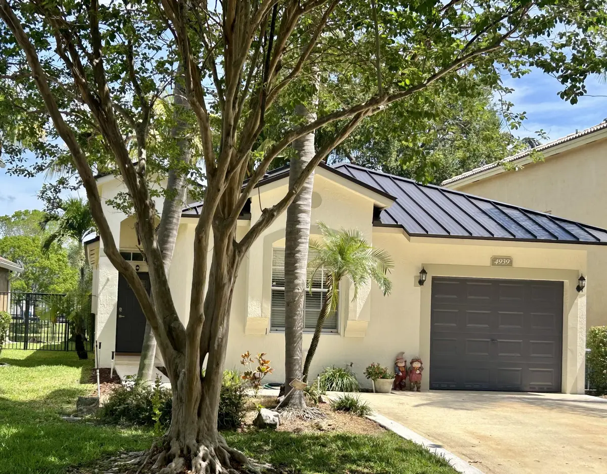 Front Door E at 4939 Pelican Street, Coconut Creek